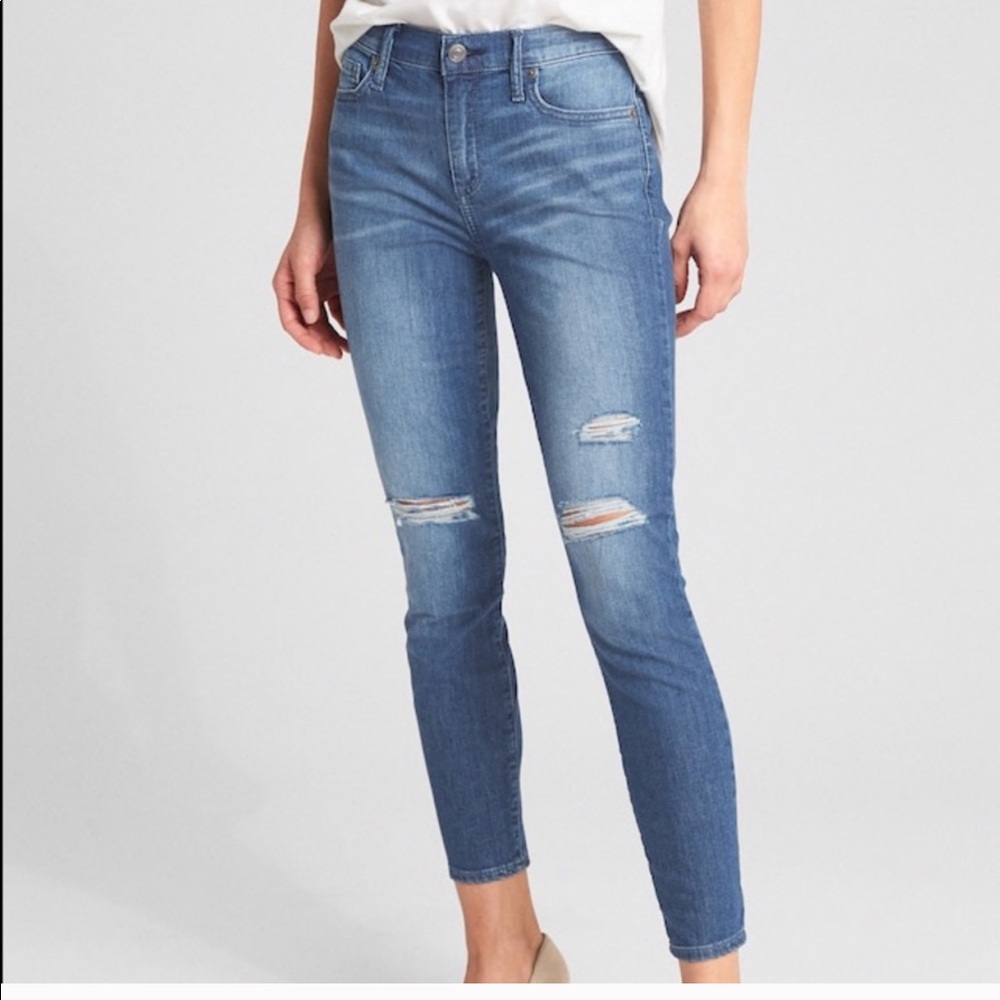 NWT Gap Distressed True Skinny Ankle Jeans